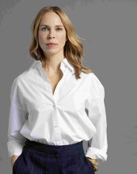 Anneke Kim Sarnau